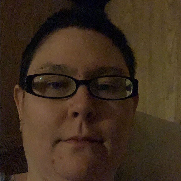 Meet your Posher, Erin - Picture 1 of 1